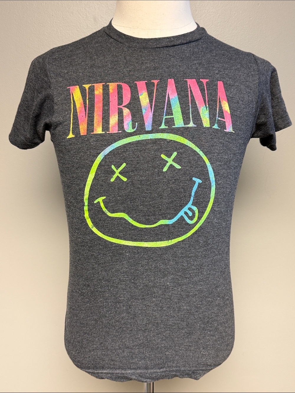 Nirvana Graphic Band T-Shirt Gray Smiley Face Logo Size Small